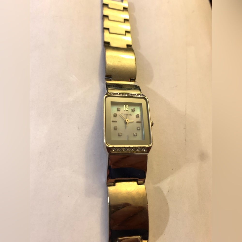 Elgin watch in great condition silver tone